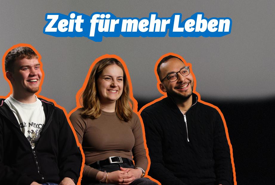 Zu sehen sind die drei Personen, die über ihre Transplantationsgeschichte erzählen. Von links nach rechts: Lucas, Julia und Semih. Über ihren Köpfen steht der weiße Schriftzug mit blauer Umrandung: "Zeit für mehr Leben"